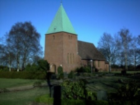 Kirche Idstedt Frontansicht.